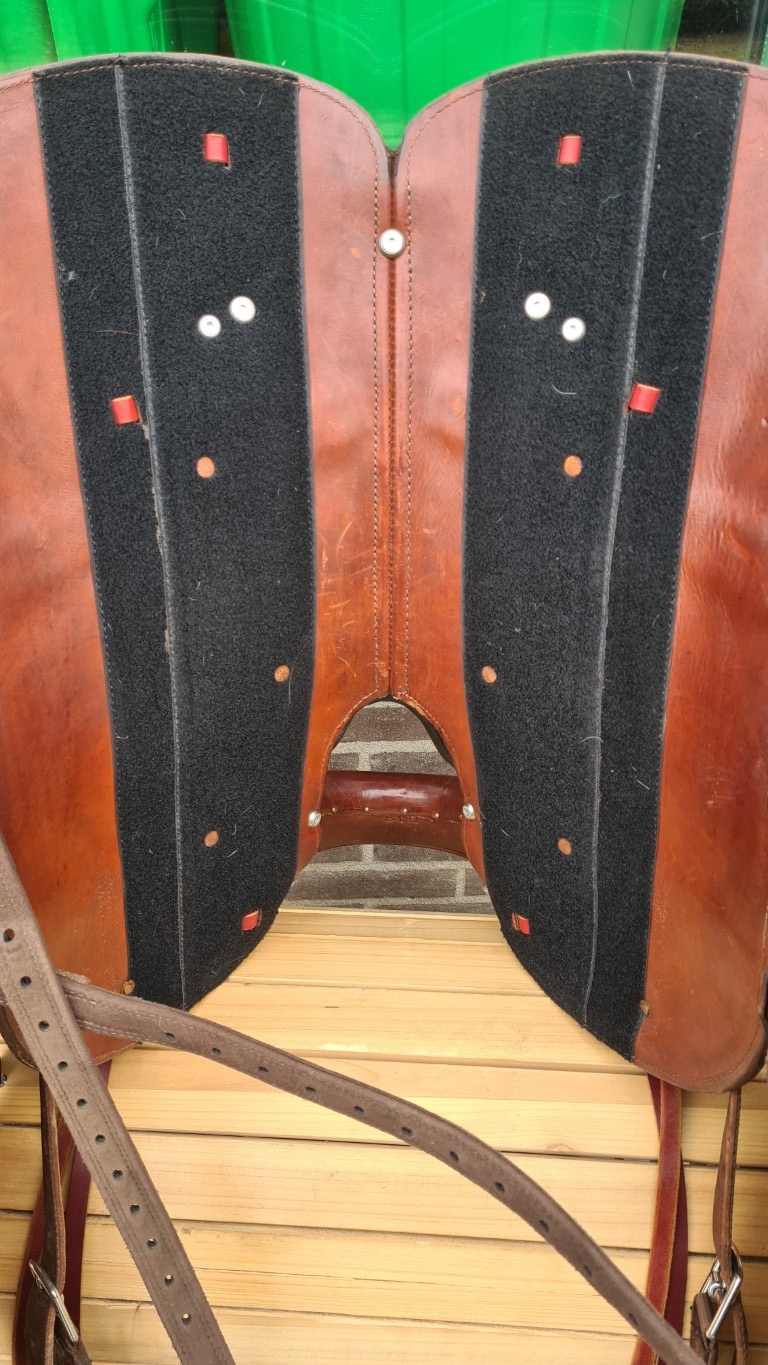 Second hand Startrekk Endurance S1 treeless saddle havanna