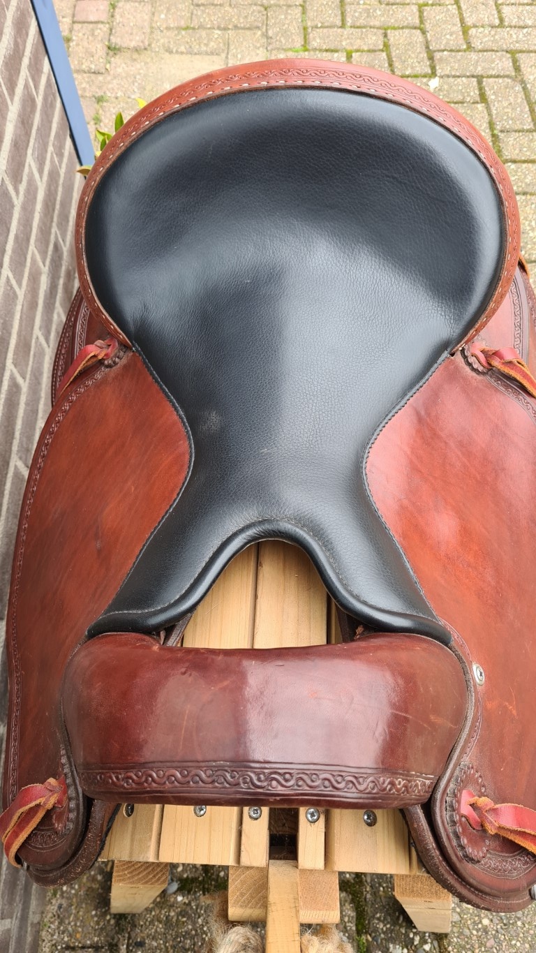 Second hand Startrekk Endurance S1 treeless saddle havanna