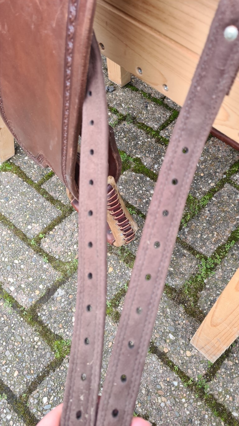 Second hand Startrekk Endurance S1 treeless saddle havanna