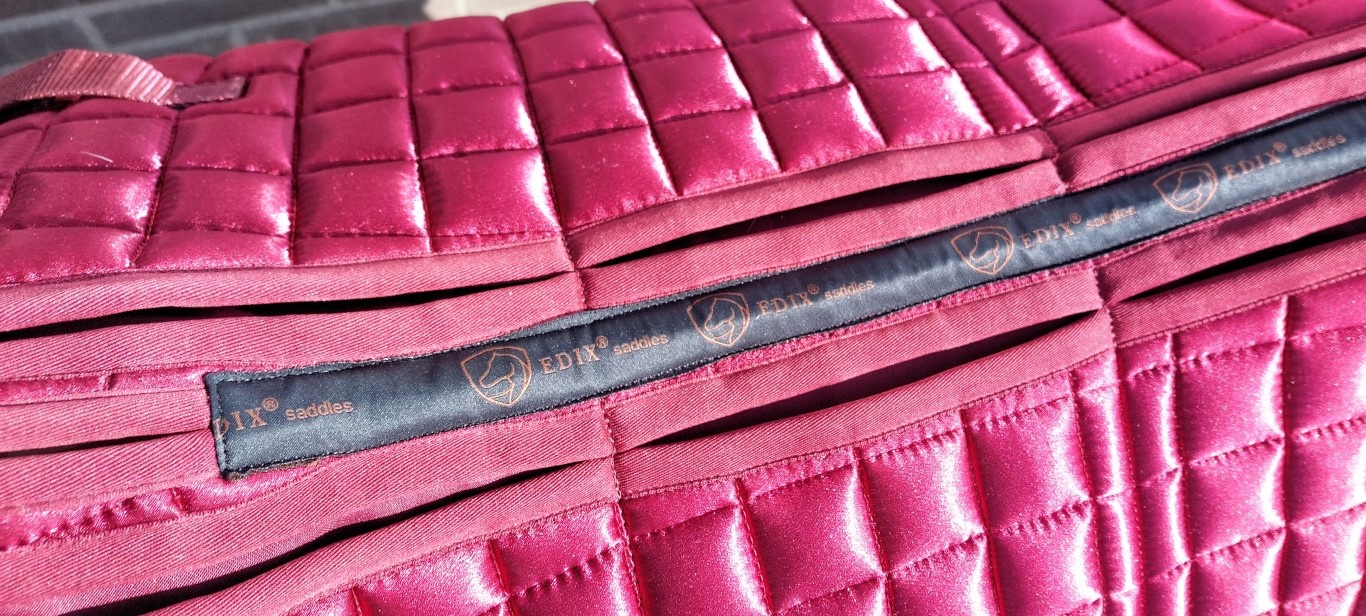 Second Chance Metallic saddle pad with inlays size M burgundy