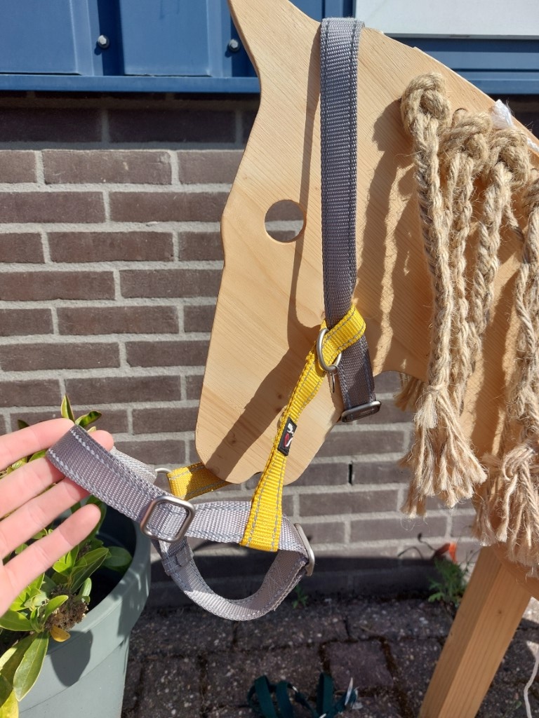 Tweedehands Anam Cara hondentuigje M taupe goudgeel