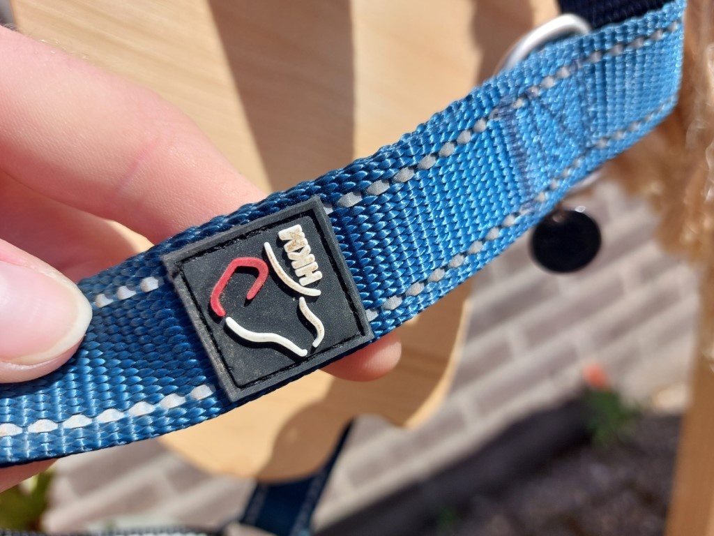 Tweedehands Anam Cara hondentuigje M donkerblauw zwartgrijs