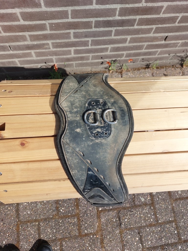 Tweedehands anatomische singel 70cm neopreen