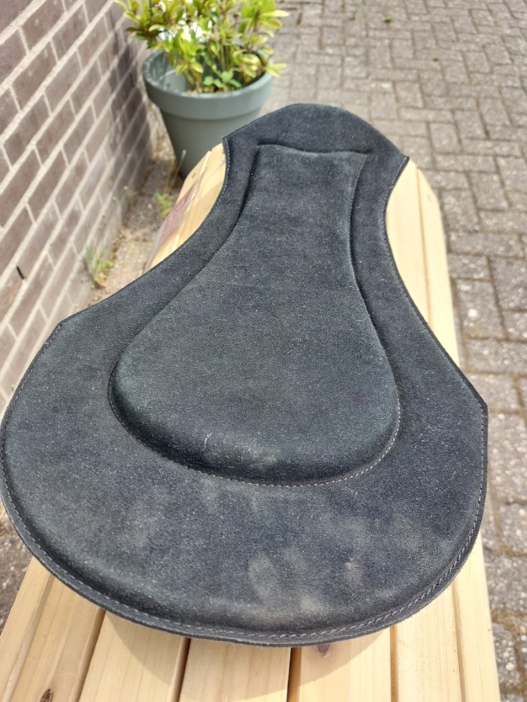 Second chance hip saver suede black