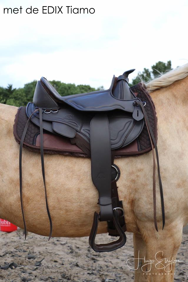 Lambskin western pad with inserts soft