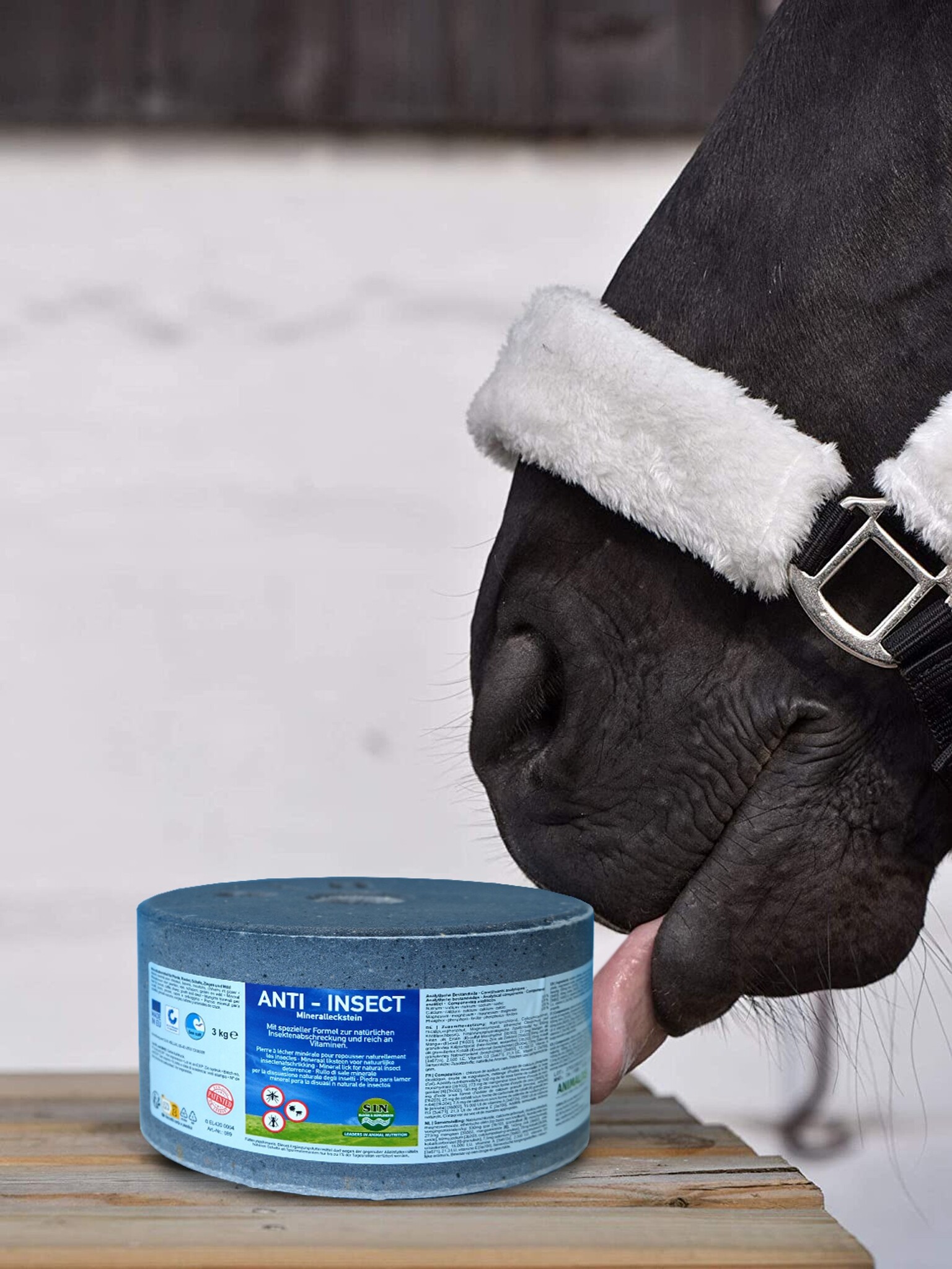 Mineral lick block Anti Insect 3kg