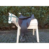 Vika treeless saddle vegan