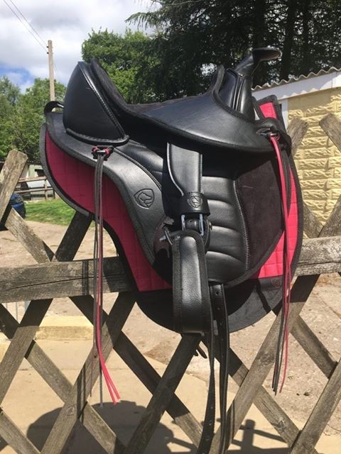 Vika XS baumloser Sattel Pony