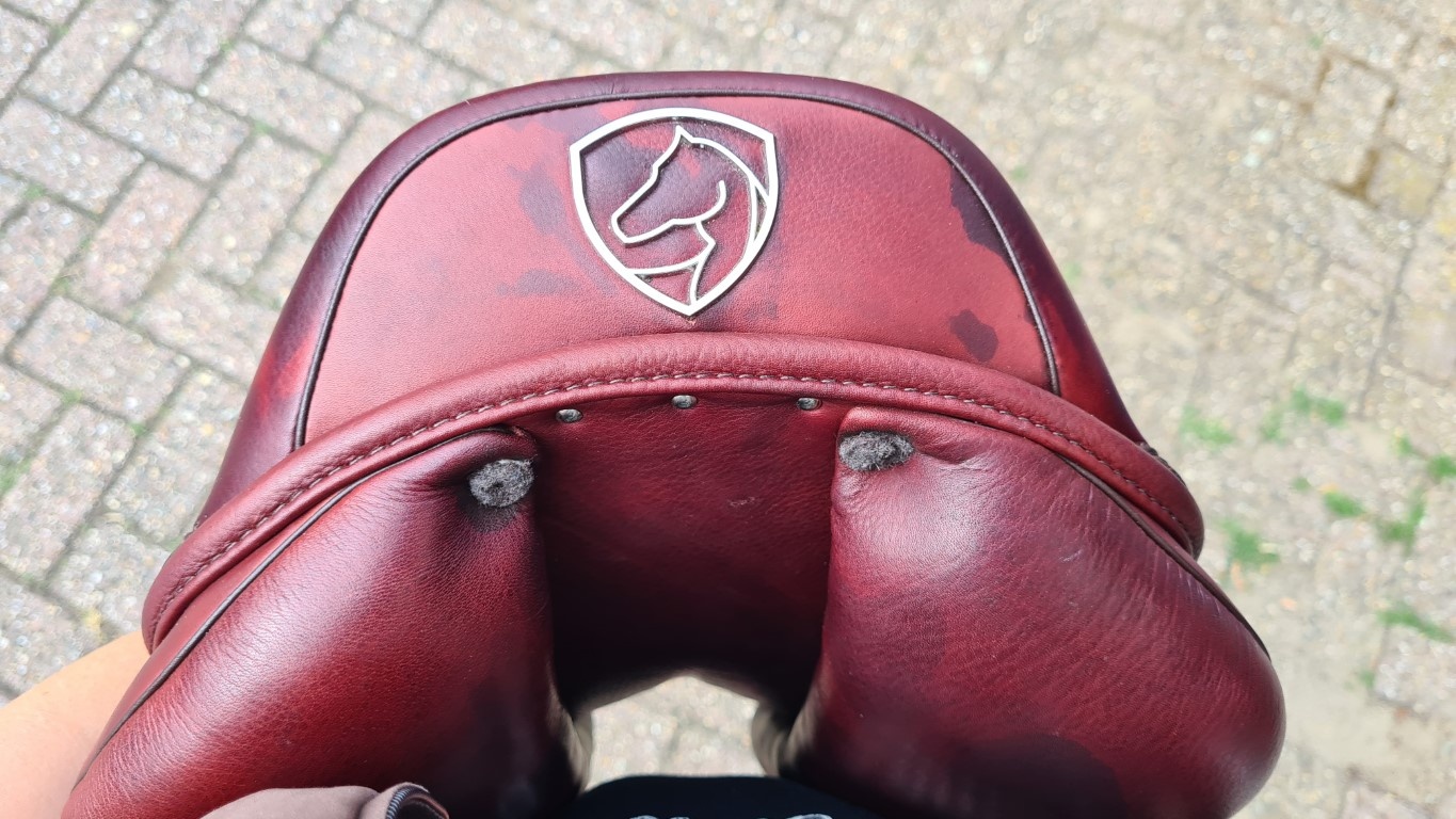 Second hand Alydar 17,5inch soft three jumping saddle brown