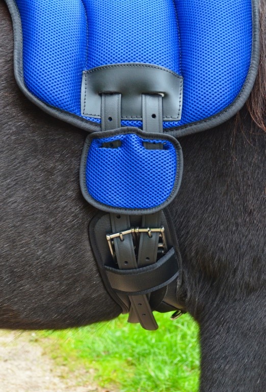 Dressage girth Cross, very thin