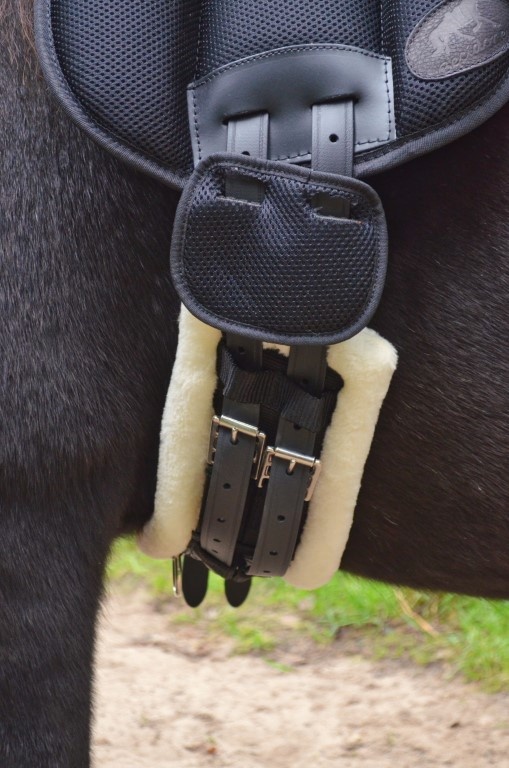 Dressage girth Teddy with teddy lining