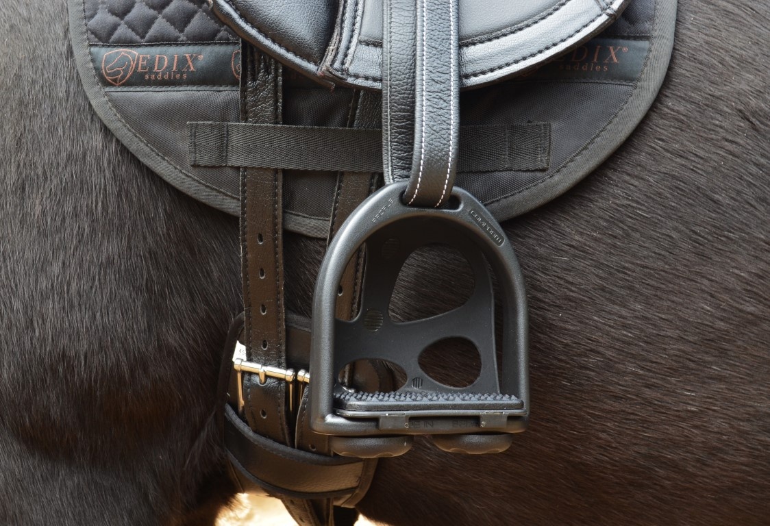 stirrup baskets Matrix with a non-slip sole