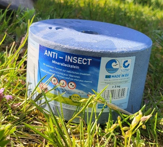 Mineral lick block Anti Insect 3kg