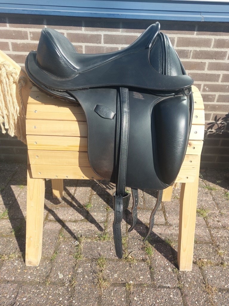 Second-hand Merlyn size 1 treeless saddle