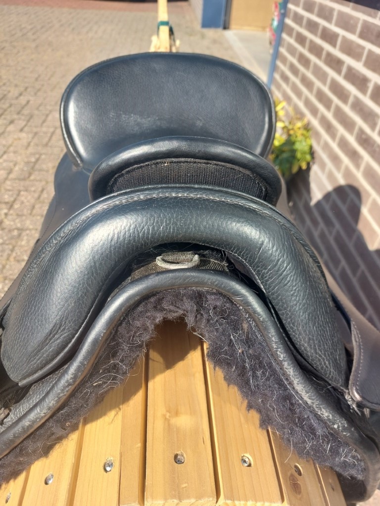 Second-hand Merlyn size 1 treeless saddle
