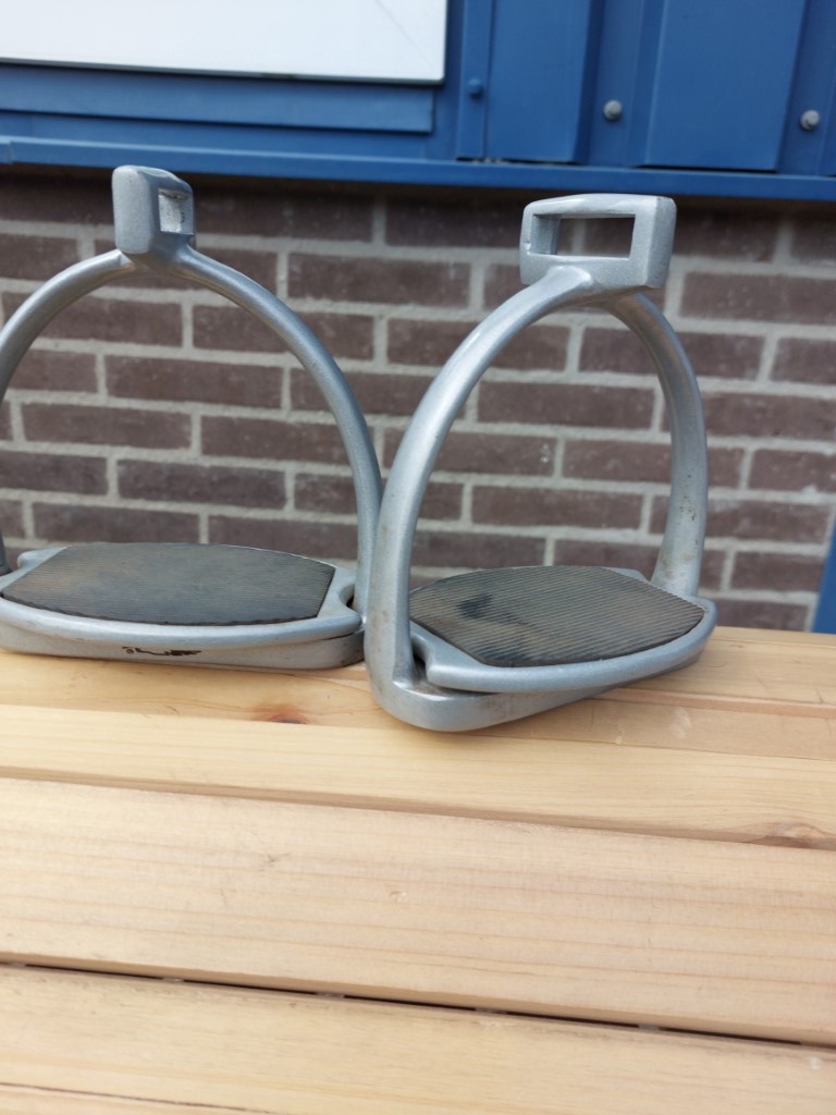 Gebrauchte Aluminium-Steigbügel