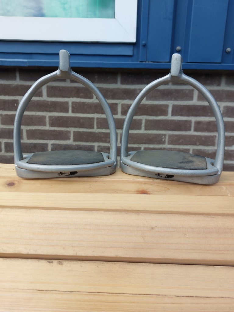 Tweedehands aluminium beugels