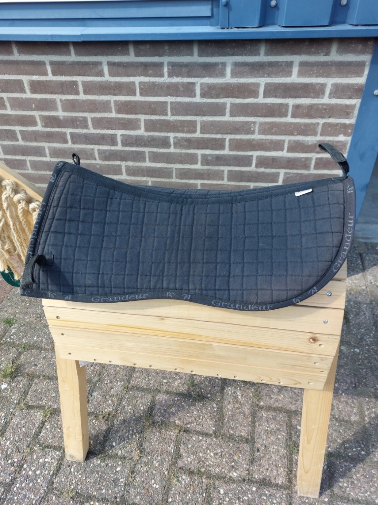 Second-hand synthetic wool half pad 60cm