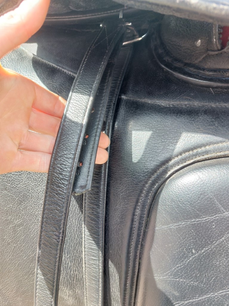 Gebrauchter London baumloser Dressursattel Größe 2