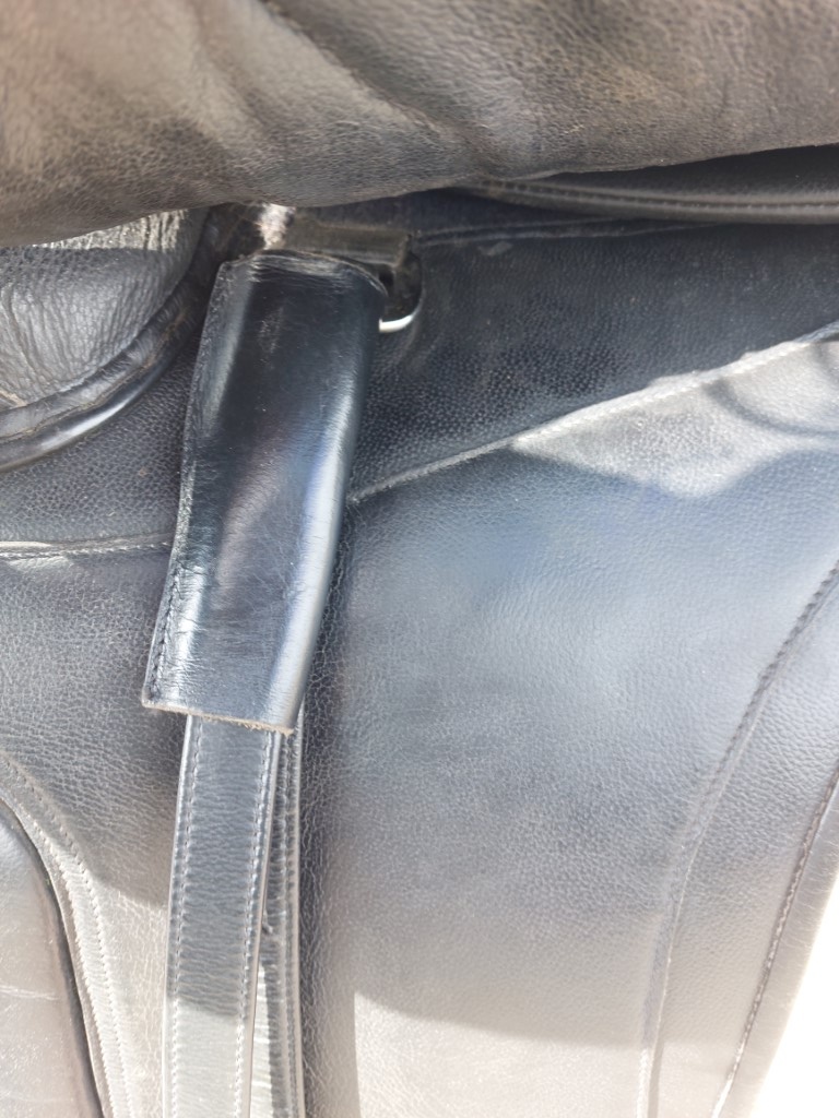 Gebrauchter London baumloser Dressursattel Größe 2