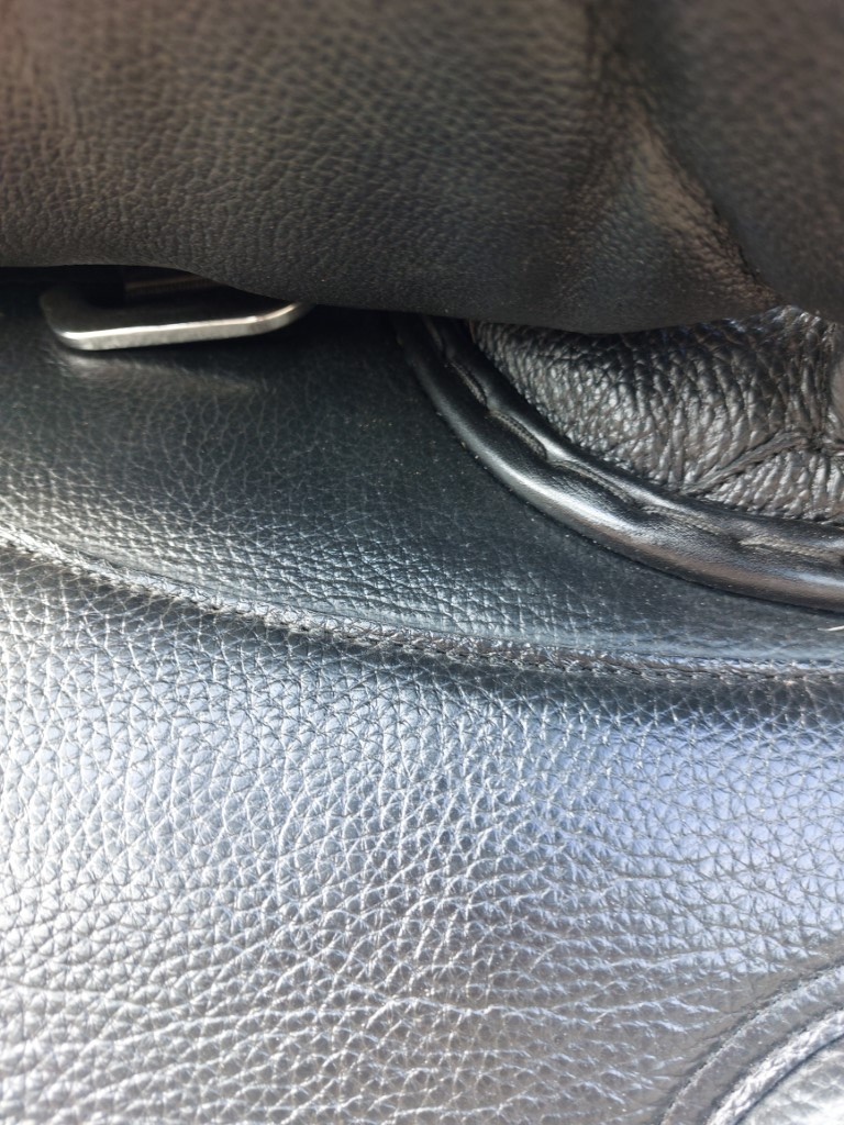 Second chance London treeless saddle size 1