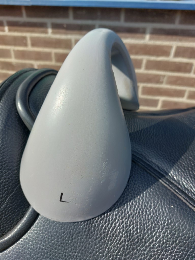 Second chance London treeless saddle size 1