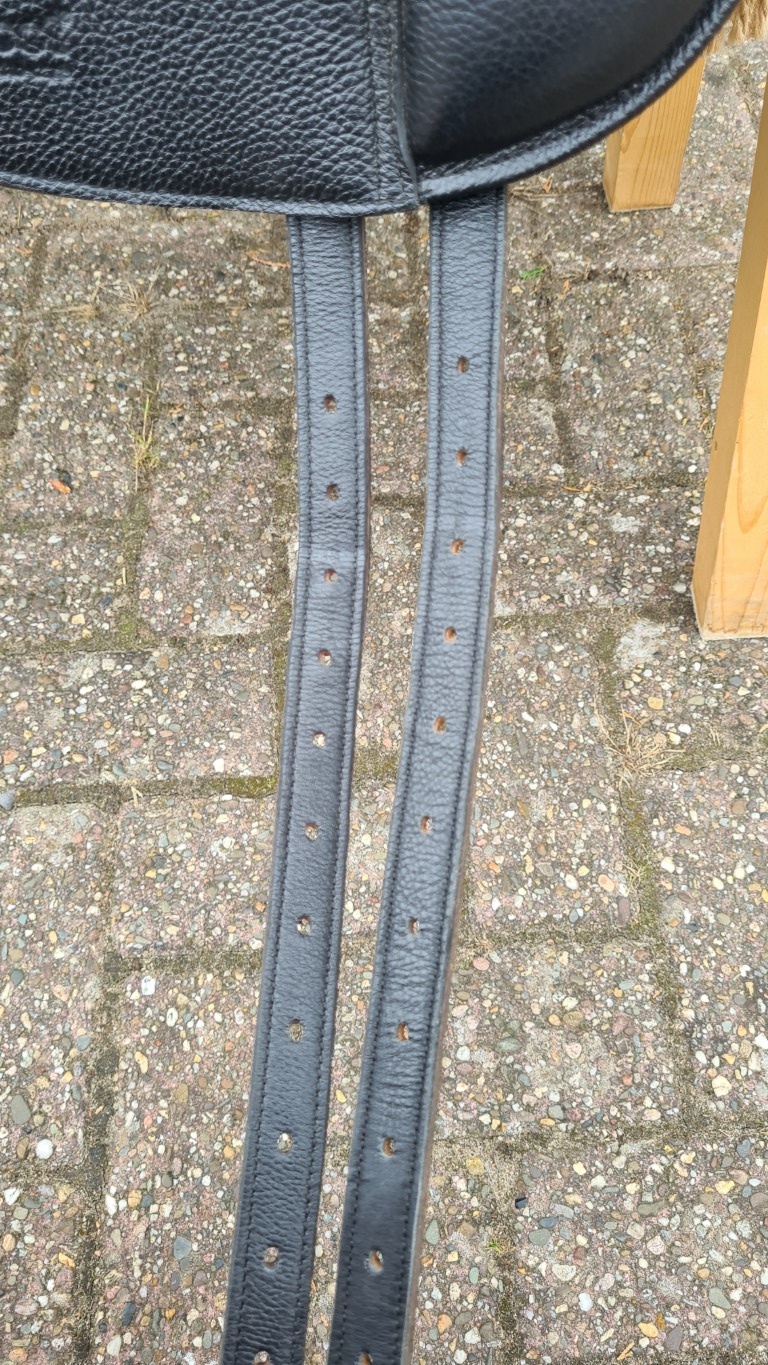 Zweite Chance London baumloser Sattel Größe 1