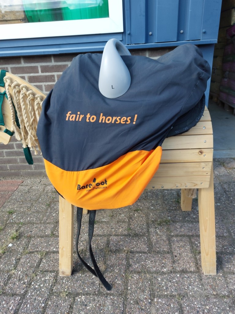 Zweite Chance London baumloser Sattel Größe 1