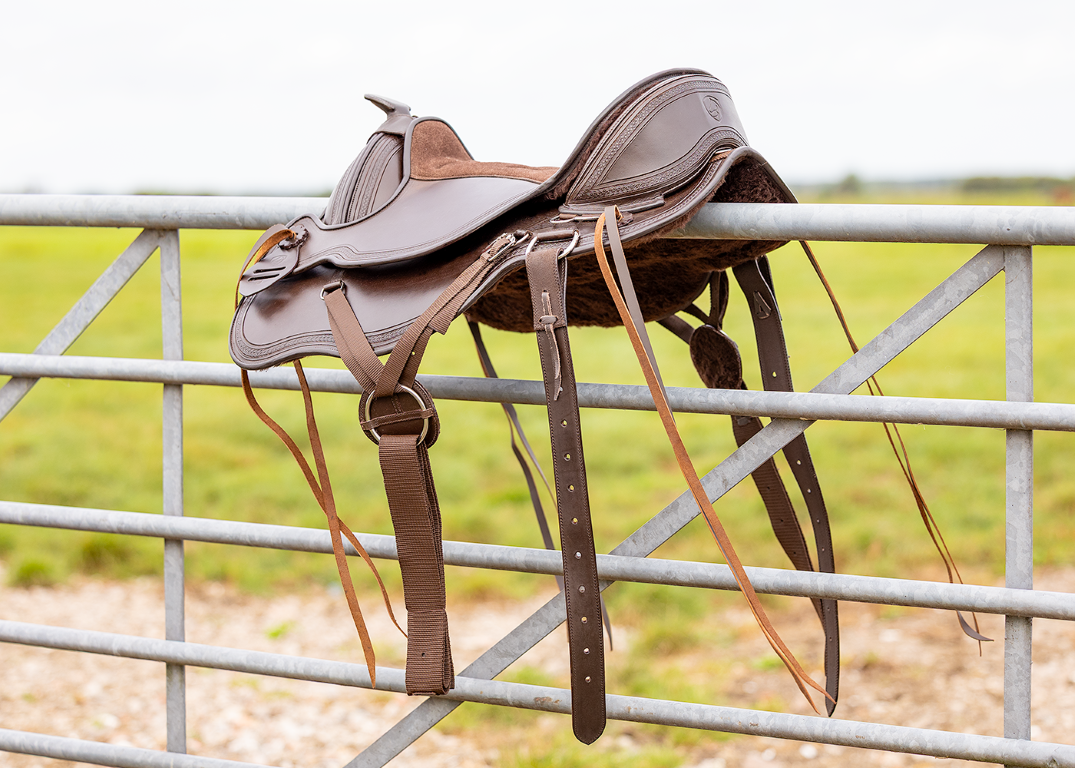 Equis baumloser Westernsattel Leder