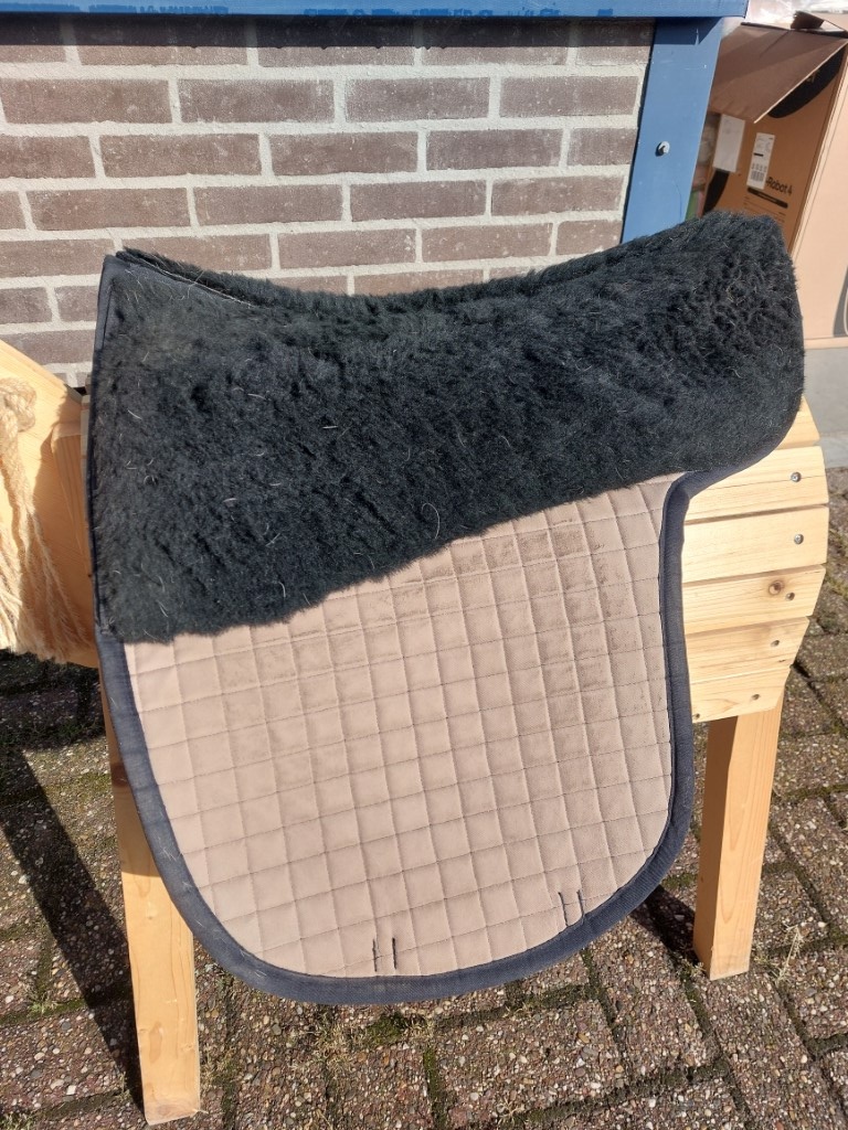 Light used London pad with inlays