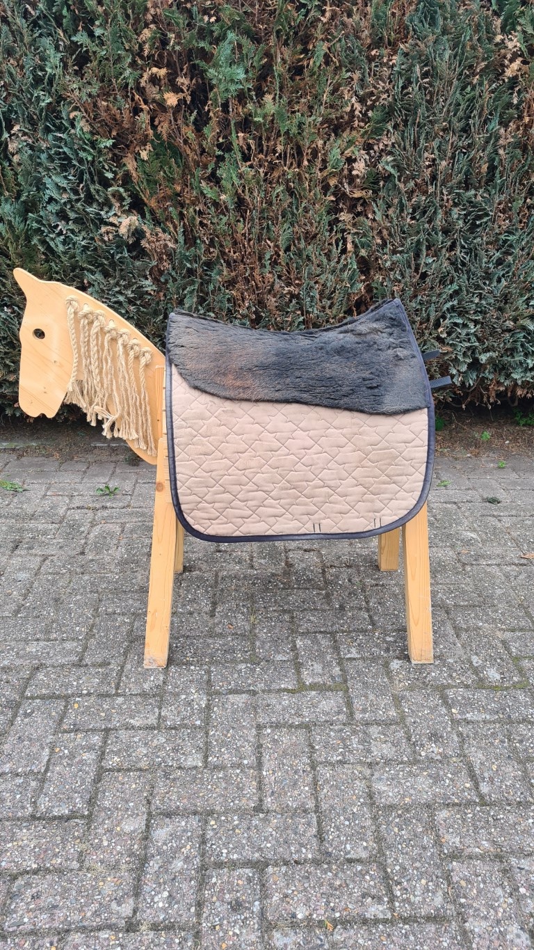 Tweedehands Boomlooszadeldekje met inlages zwart-blauw