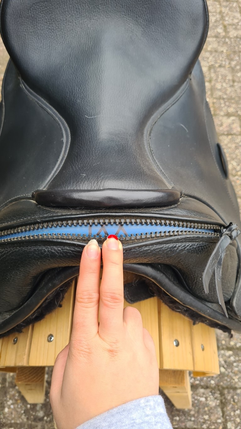 Second hand Merlyn size 1 treeless saddle