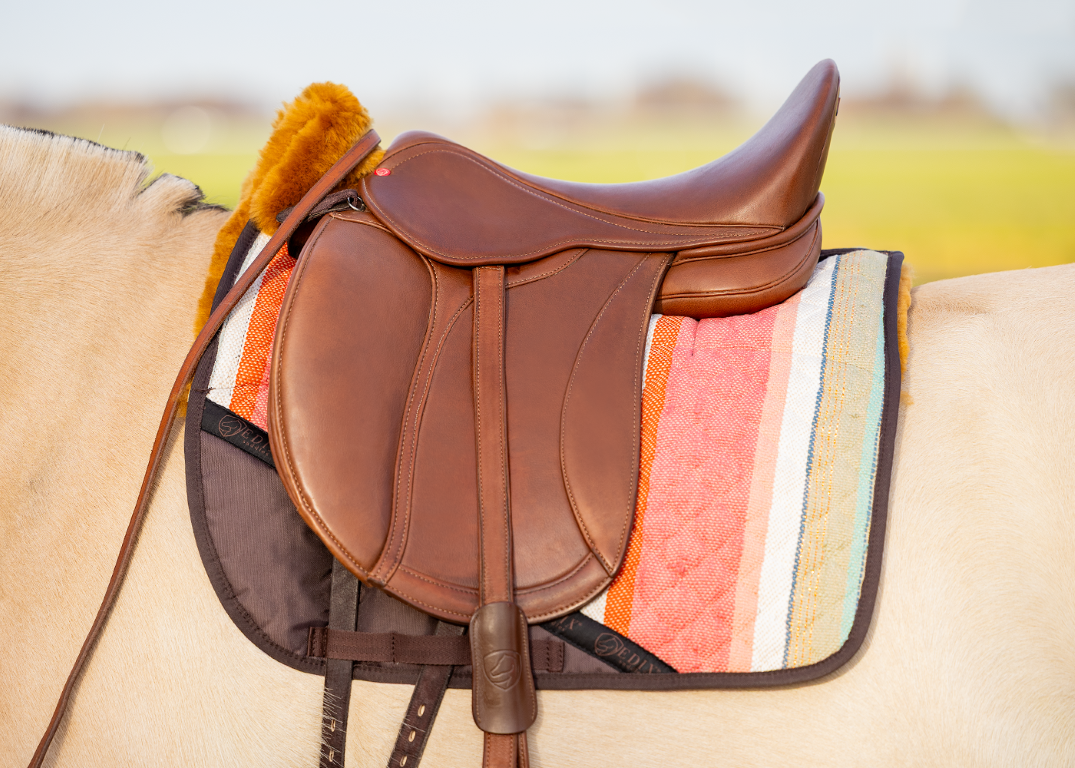 Brightstar dressage pad with inlays sheepskin