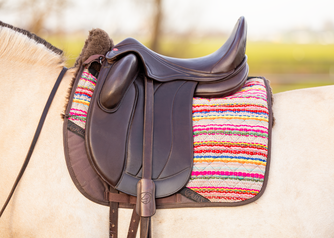 Brightstar dressuur pad met inlages lamsvel