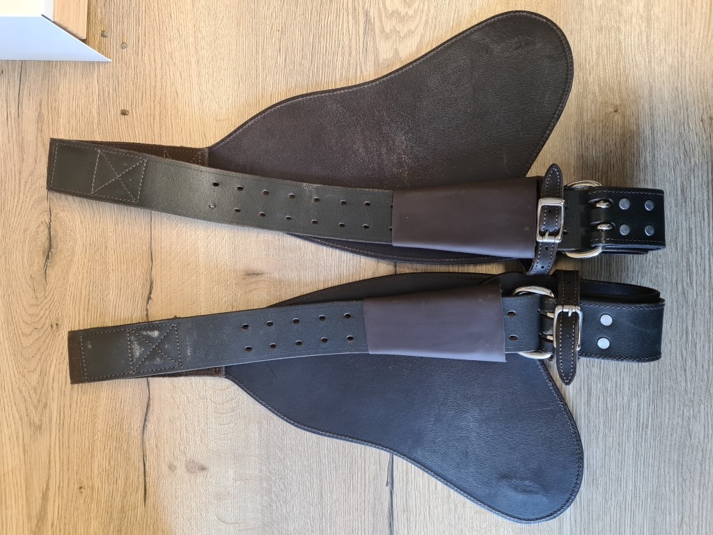 Second hand western fender short brown