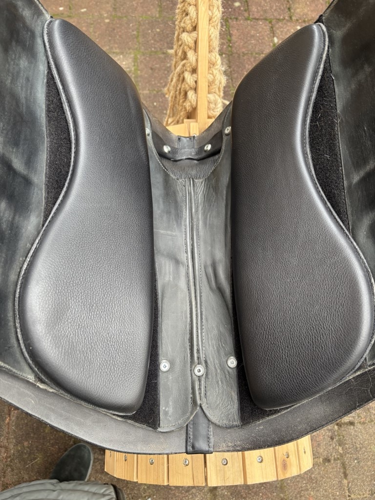 Second hand Startrekk Espaniola size S1 with saddle pad