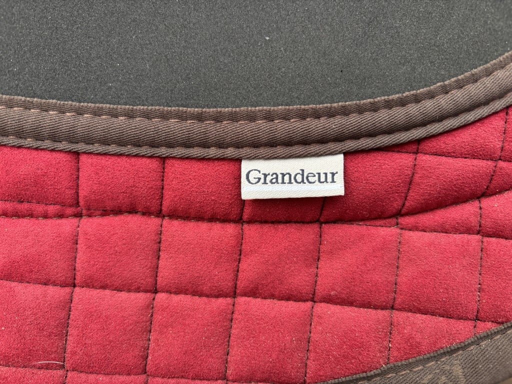 Tweedehands Roundskirt pad met inlages rood