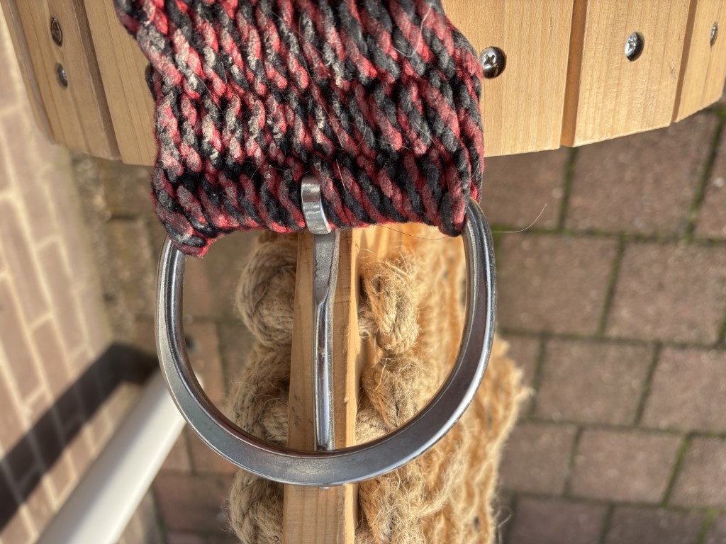 Tweedehands Ecoluxe bamboe westernsingel 28inch rood-zwart