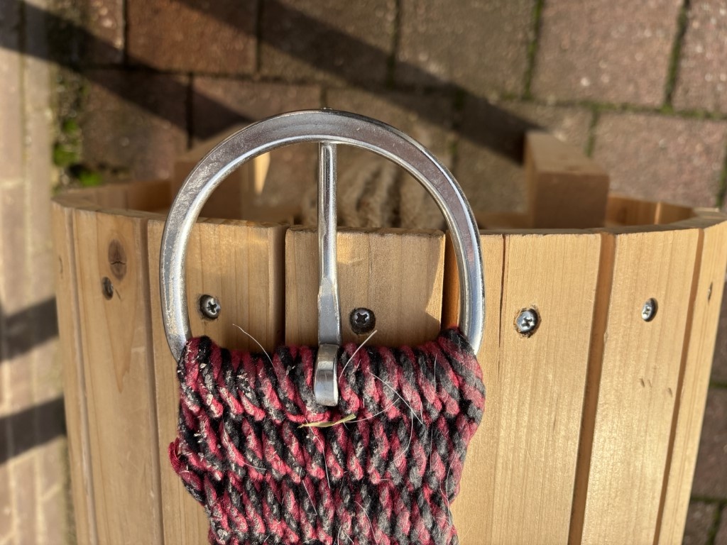 Tweedehands Ecoluxe bamboe westernsingel 28inch rood-zwart