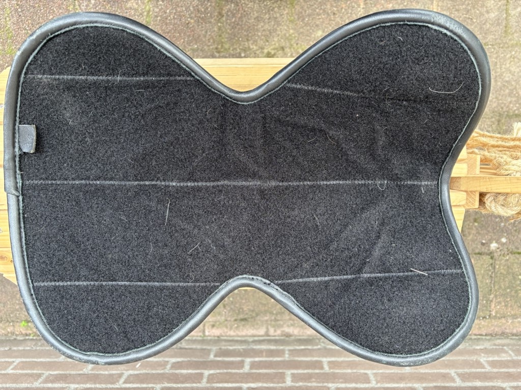 Tweedehands Classic seat 16 inch zwart glad leer