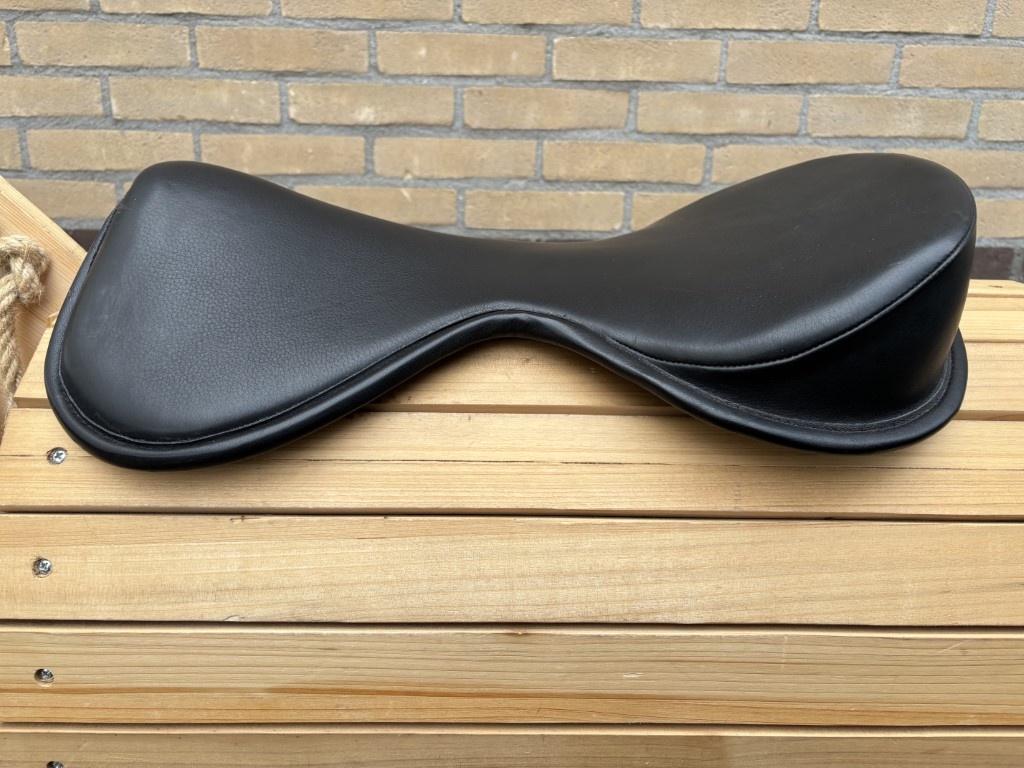 Second hand Classic seat 17,5 inch black smooth leather