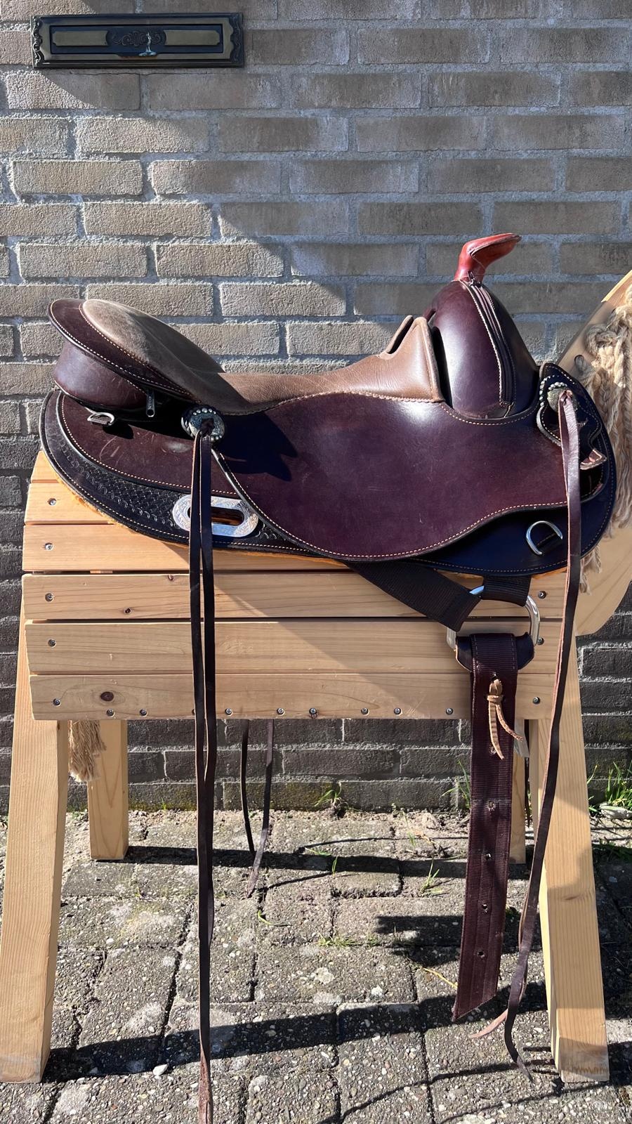 Tweedehands Allround Western zadel maat SB in goede staat