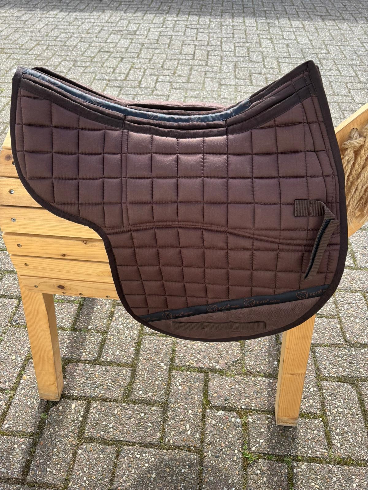 Second chance Correction saddle pad dressage with inlays brown