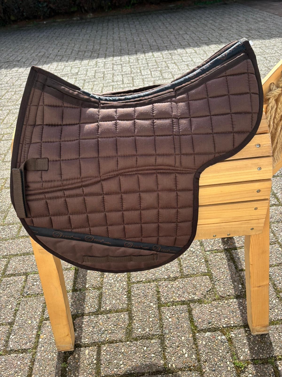 Second chance Correction saddle pad dressage with inlays brown