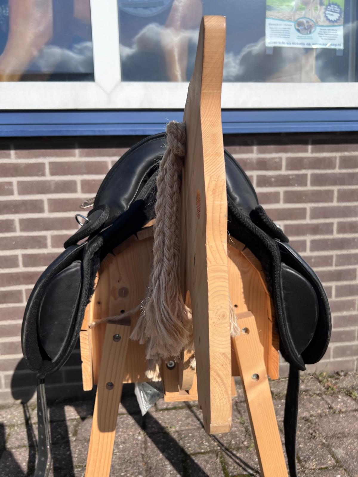 Tweedekans Courville boomlooszadel maat M zwart