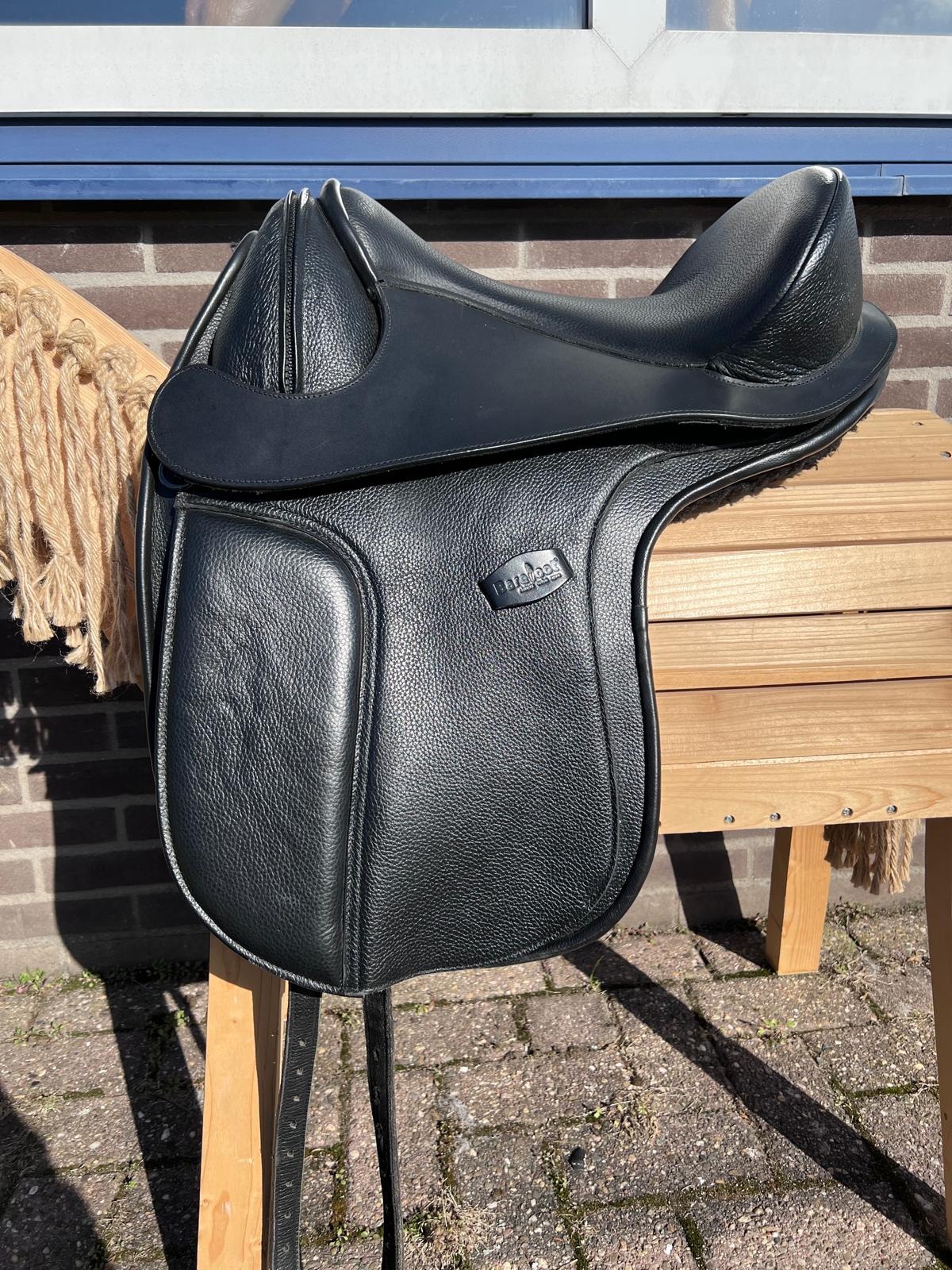 Second chance London Pro saddle size 1 very light used