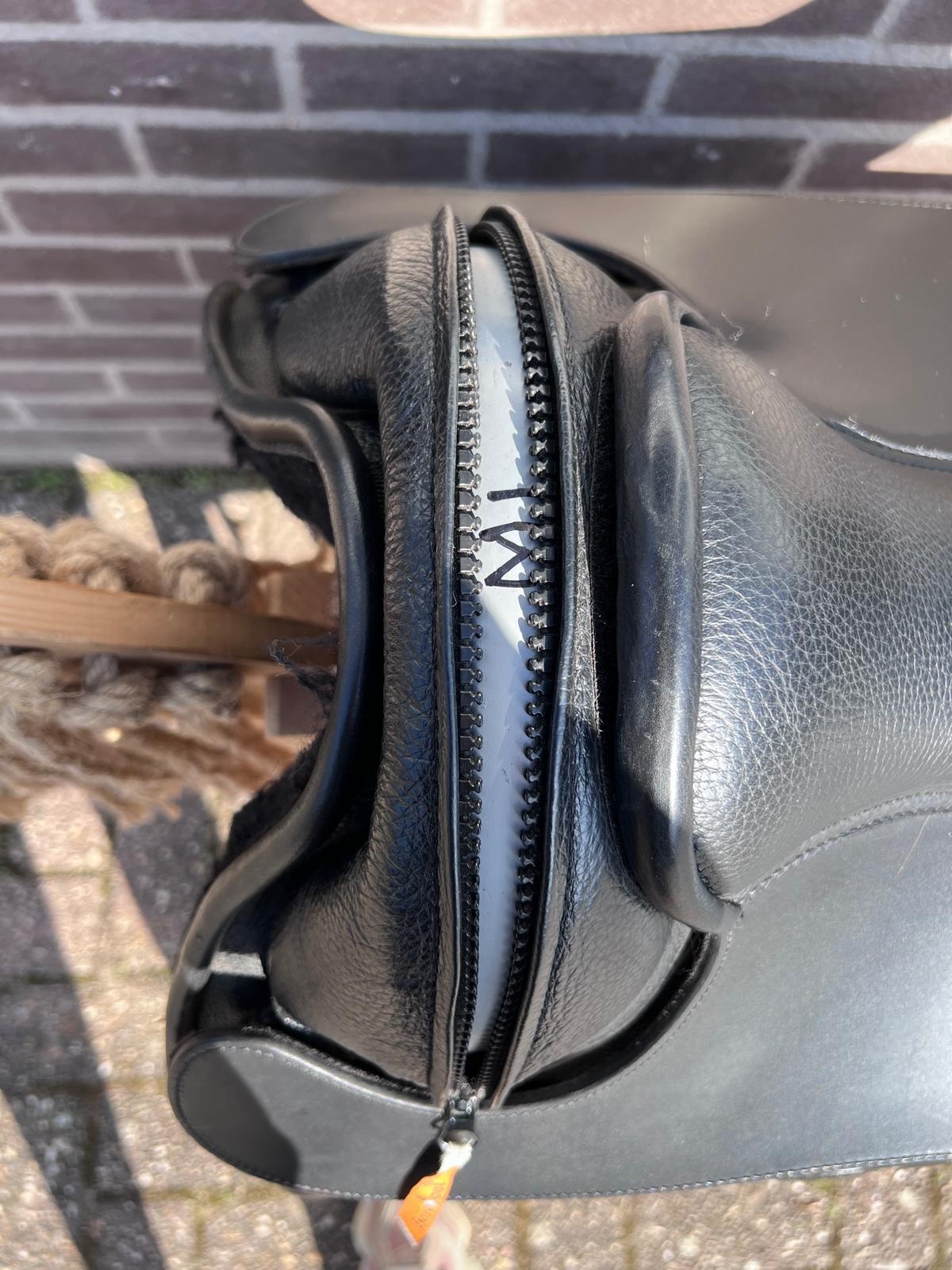 Second chance London Pro saddle size 1 very light used