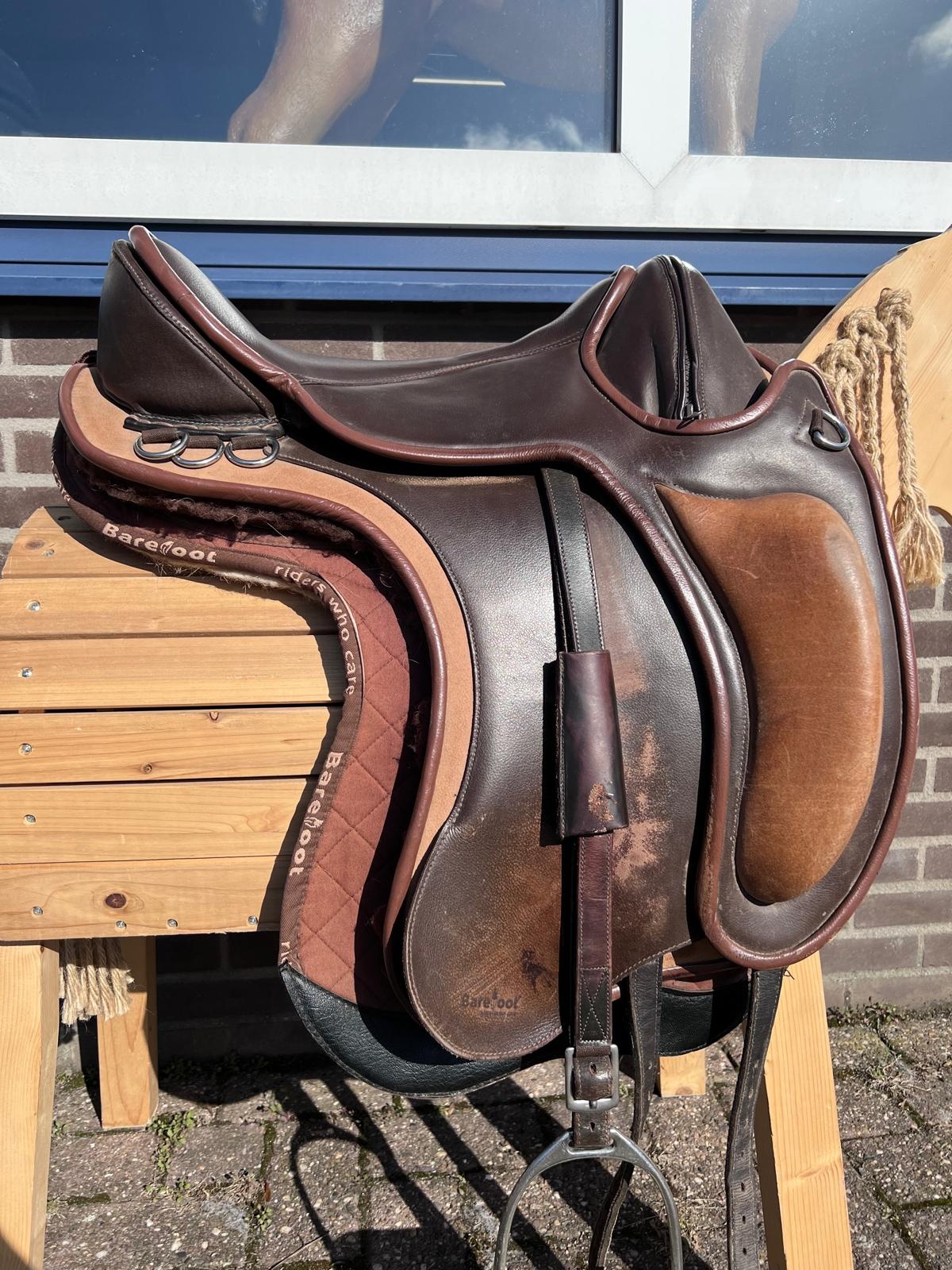 Used Barrydale saddle size 2 brown with accesories