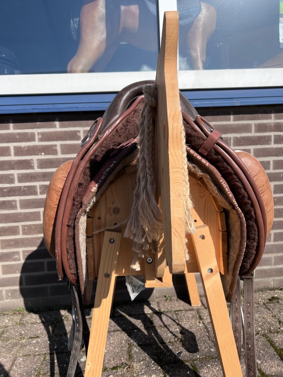 Used Barrydale saddle size 2 brown with accesories