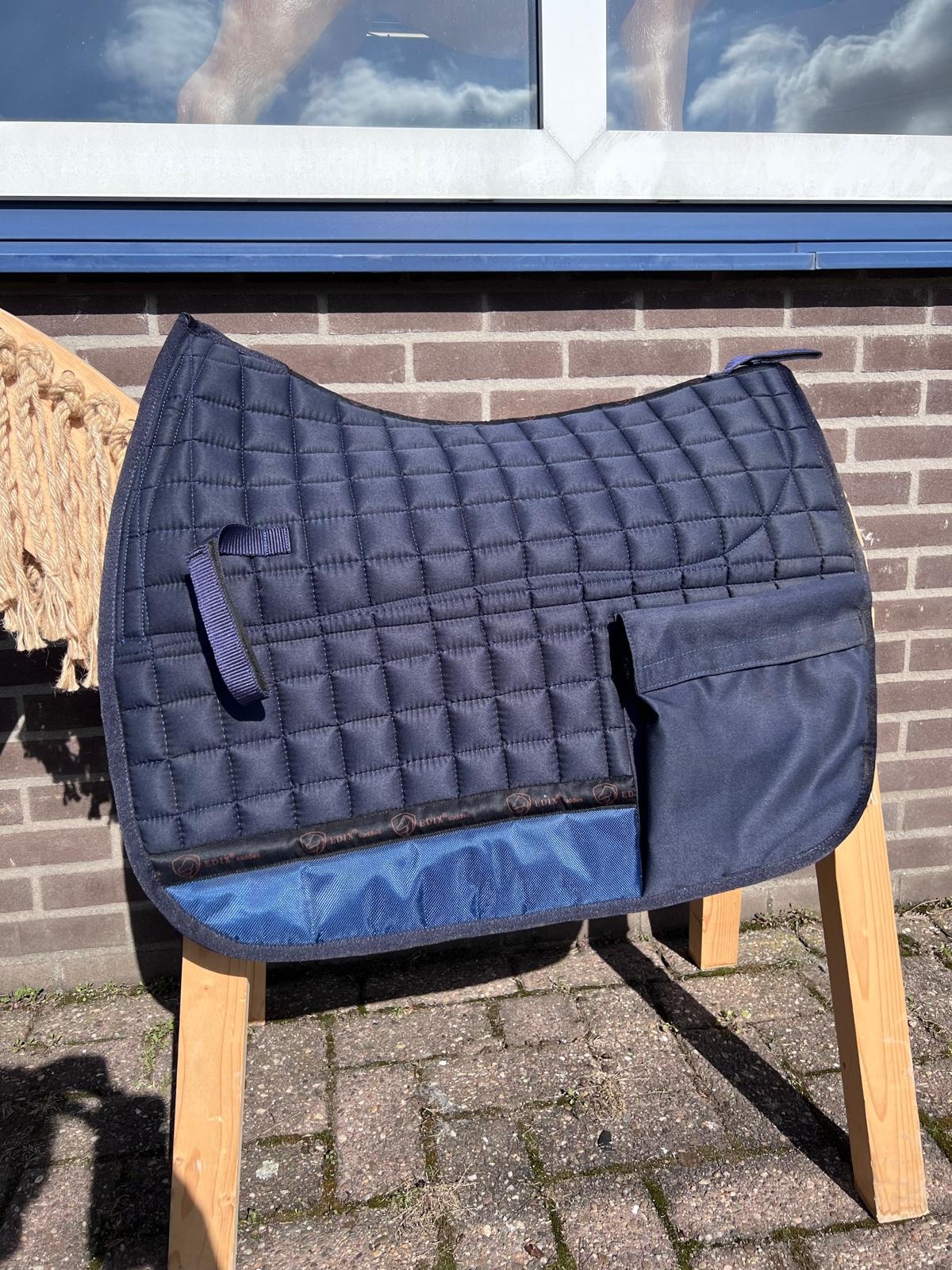 Zweite Chance Uni Baumlosesattel Unterlage masse S blau